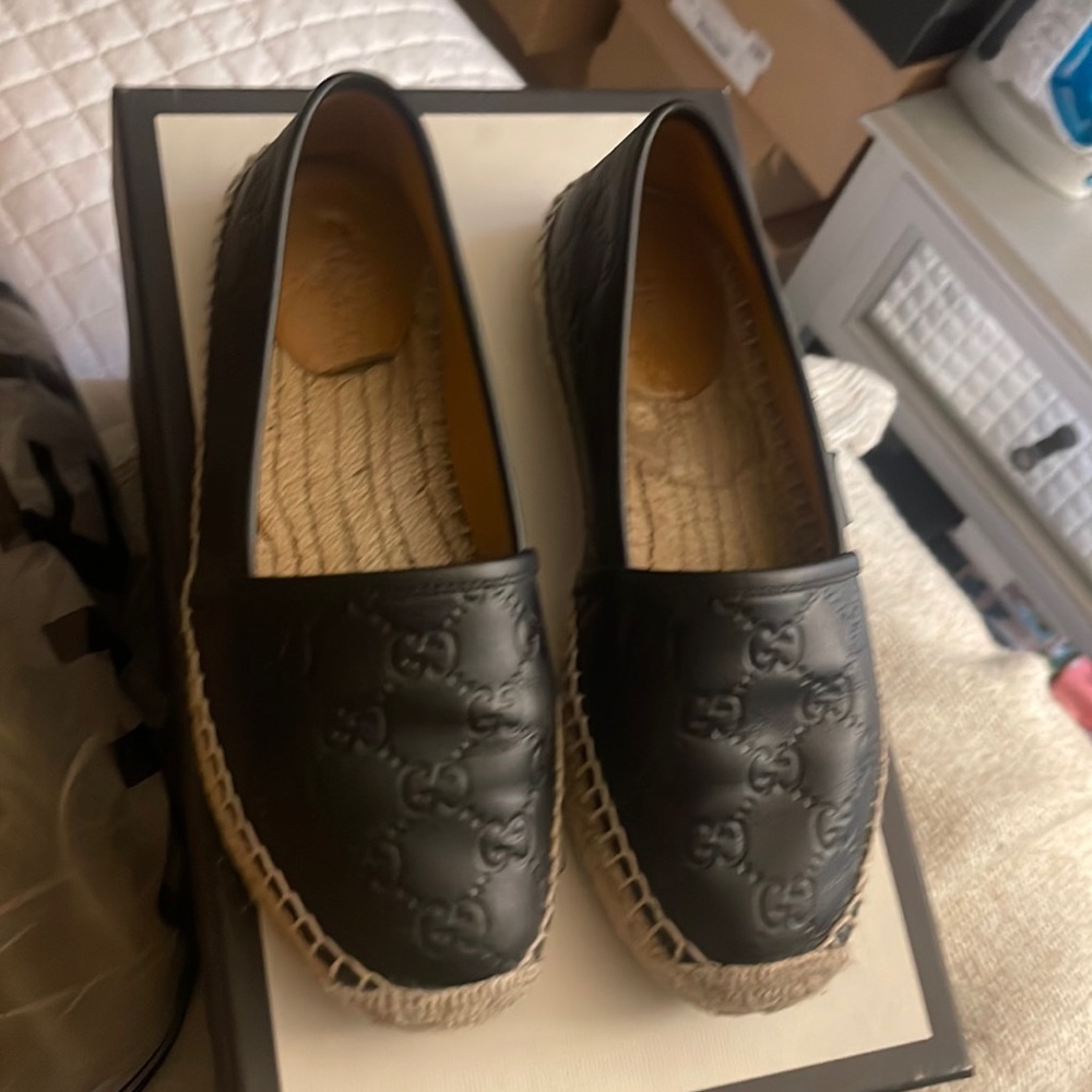 Gucci leather loafers size 35